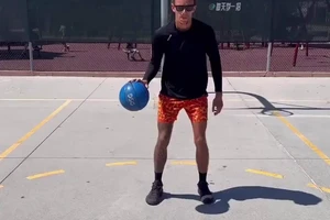  如何通过视频教程学习篮球中的拼搏技巧：提升技能与精神的双重指南